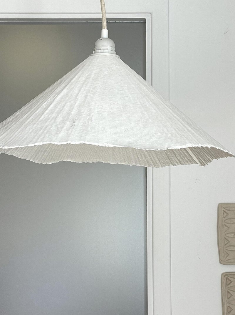 Abajur em cone de papel machê Branco - Kiabi