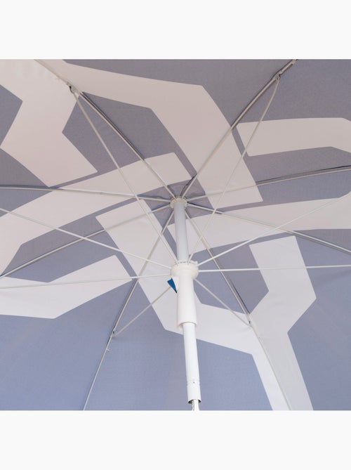 Aktive guarda-sol de praia 8 hastes 200 cm inclinável com impressão azul - Kiabi Aktive guarda-sol de praia 8 hastes 200 cm inclinável com impressão azul - Kiabi