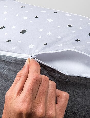 Almofada de amamentação com fronha de retirar