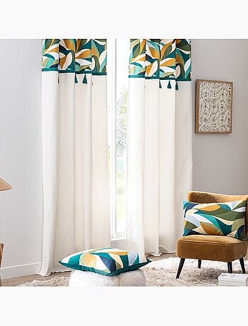 Almofada em polycotton com folhas gráficas