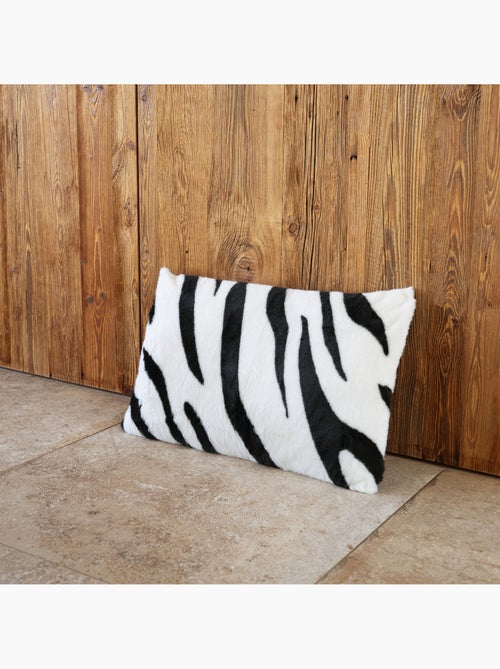 Almofada preenchida com padrão de zebra e parte de trás em veludo - Kiabi