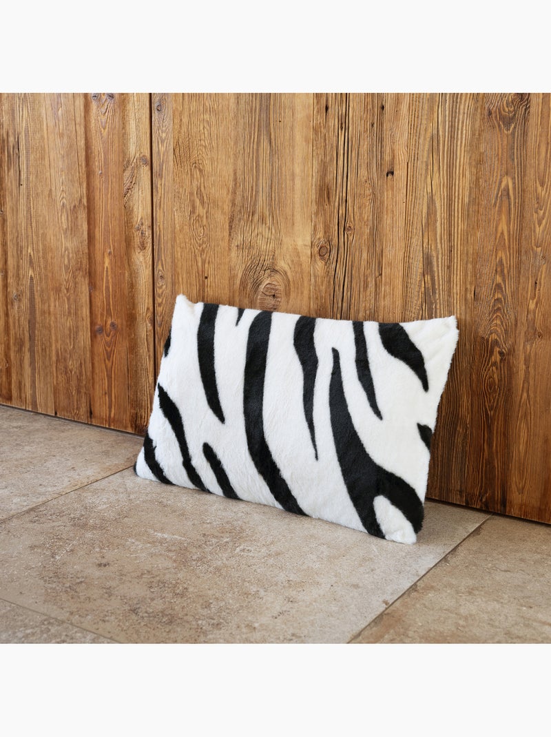 Almofada preenchida com padrão de zebra e parte de trás em veludo Preto - Kiabi