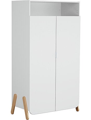At4 - quarto de bebé com cama, fraldário e roupeiro pirate de madeira branco e faia