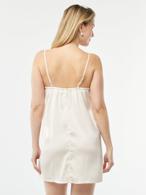 Babydoll acetinado com renda - Kiabi