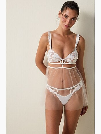 Babydoll de enxoval com broderie quebrada, bordada, floral, com aro penti