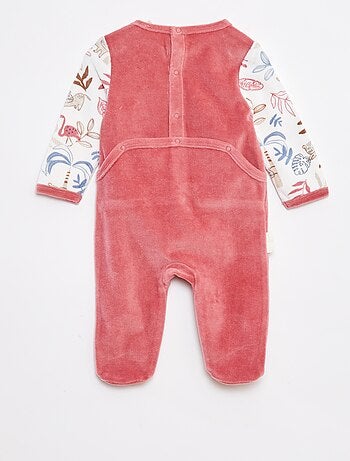 Babygrow de veludo com pés