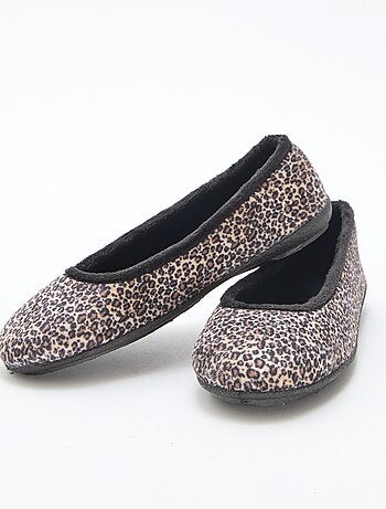 Bailarinas rasas com padrão de leopardo
