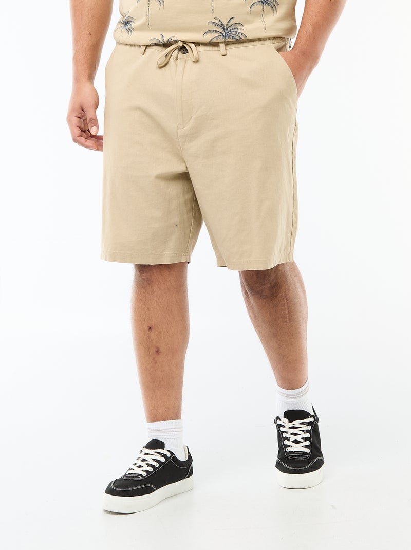 Bermuda chino com abertura abotoada + fecho éclair + cordões de ajuste Bege - Kiabi