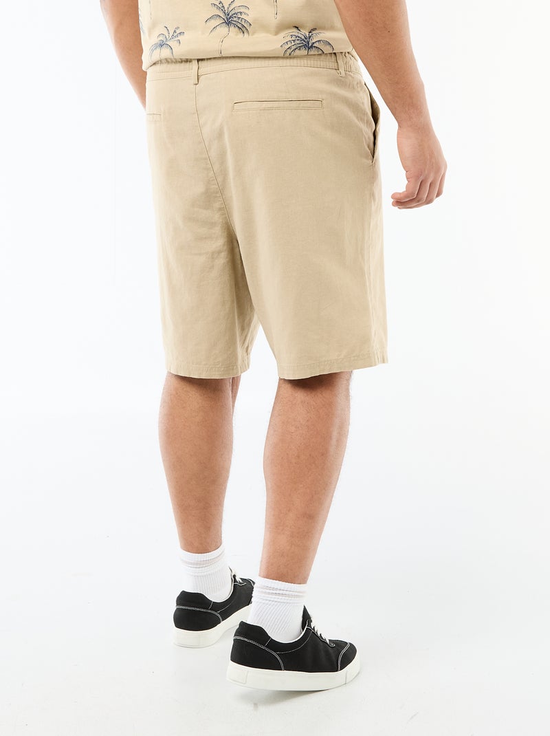 Bermuda chino com abertura abotoada + fecho éclair + cordões de ajuste Bege - Kiabi