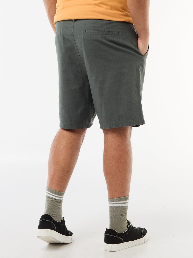 Bermuda chino com abertura abotoada + fecho éclair + cordões de ajuste Verde - Kiabi