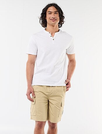 Bermuda chino em popeline com bolsos de aba