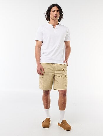 Bermuda chino em popeline com bolsos de aba