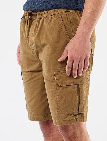 Bermuda chino em popeline com bolsos de aba