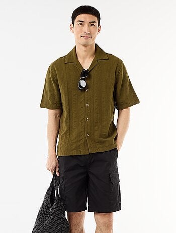 Bermuda chino em popeline com bolsos de aba