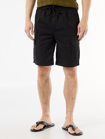 Bermuda chino em popeline com bolsos de aba