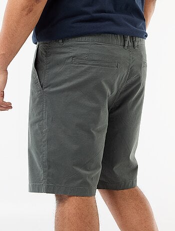 Bermuda chino em sarja