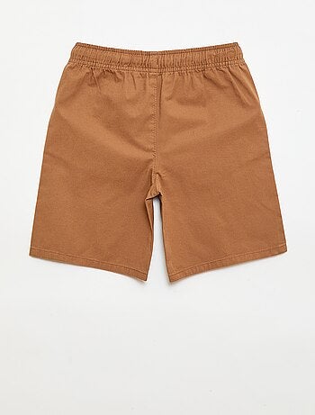 Bermuda chino liso com cordões de ajuste
