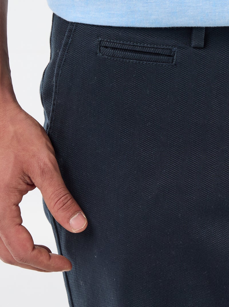 Bermuda chino liso em dobby Azul - Kiabi