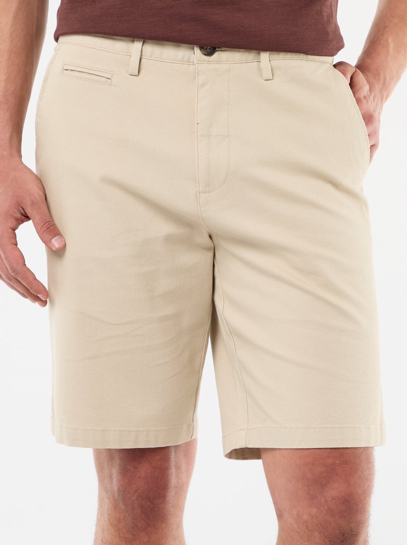 Bermuda chino liso em dobby Bege - Kiabi