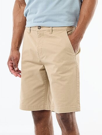Bermuda chino liso em sarja