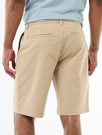 Bermuda chino liso em sarja