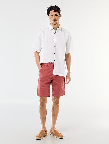 Bermuda chino liso em sarja