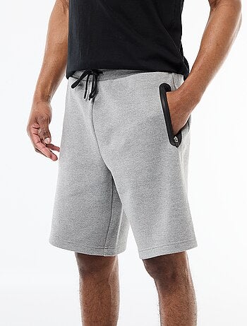 Bermuda em malha piqué estilo desportivo