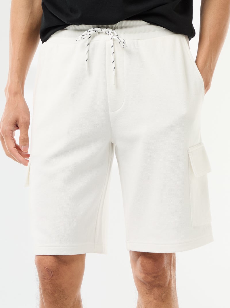 Bermuda em piqué de algodão com múltiplos bolsos Branco - Kiabi