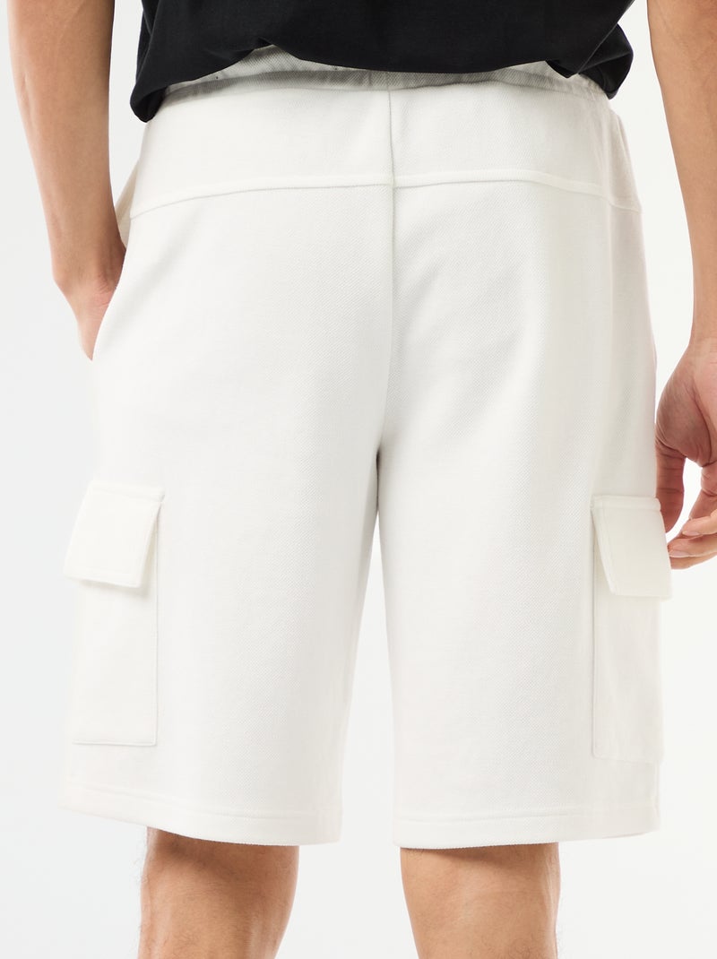 Bermuda em piqué de algodão com múltiplos bolsos Branco - Kiabi