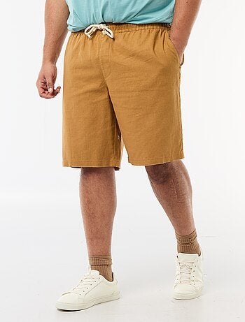 Bermuda leve liso com 4 bolsos