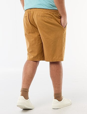 Bermuda leve liso com 4 bolsos