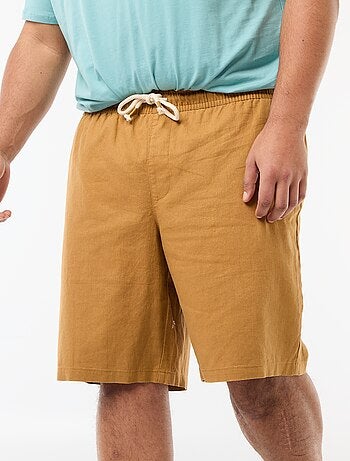 Bermuda leve liso com 4 bolsos