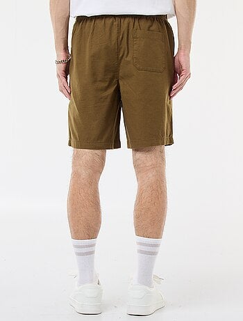 Bermuda liso em algodão e linho