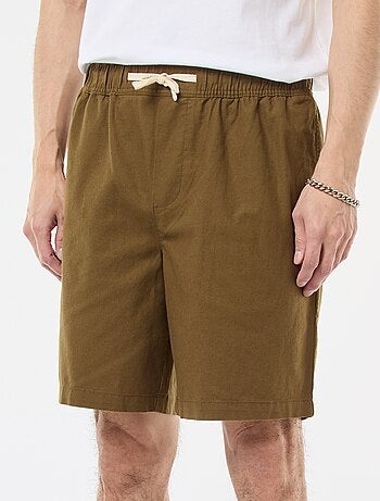Bermuda liso em algodão e linho