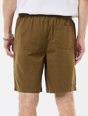 Bermuda liso em algodão e linho