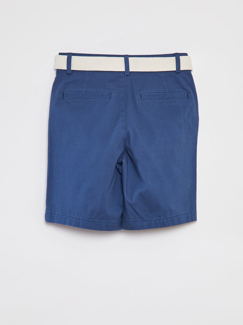 Bermudas chino com corte slim em malha piqué + cinto AZUL - Kiabi