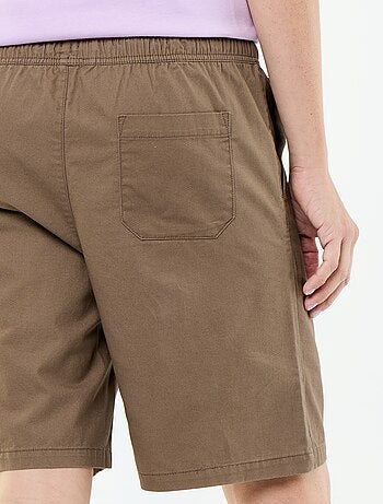 Bermudas chino em sarja