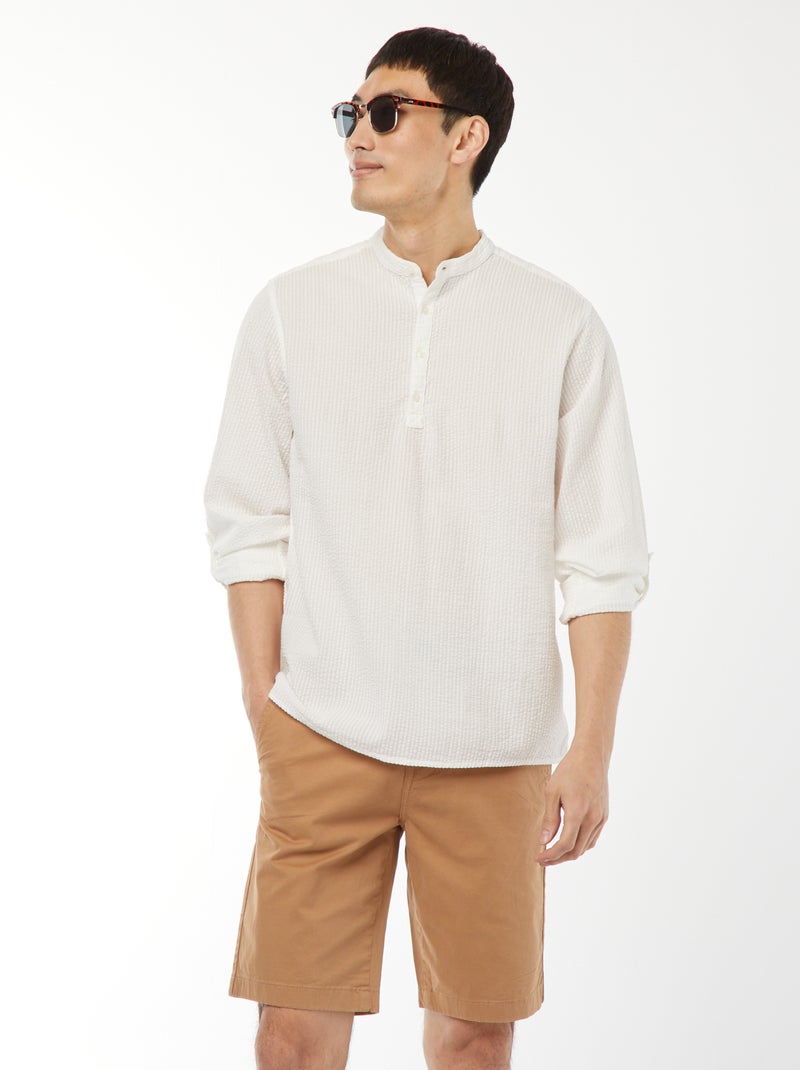 Bermudas chino em sarja lisa Bege - Kiabi