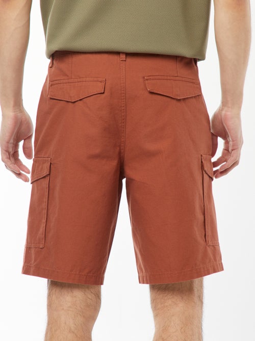 Bermudas chino em sarja lisa com vários bolsos - Kiabi Bermudas chino em sarja lisa com vários bolsos - Kiabi