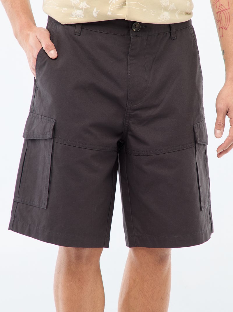 Bermudas chino em sarja lisa com vários bolsos Cinza - Kiabi