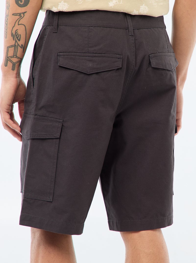 Bermudas chino em sarja lisa com vários bolsos Cinza - Kiabi