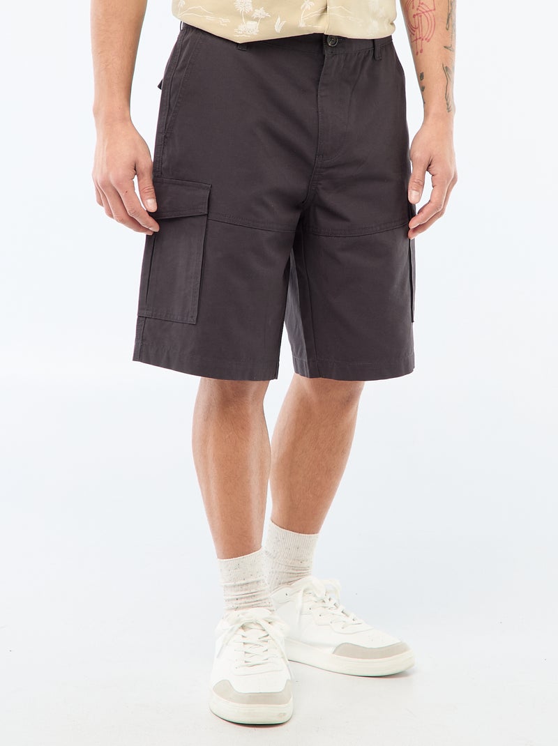 Bermudas chino em sarja lisa com vários bolsos Cinza - Kiabi