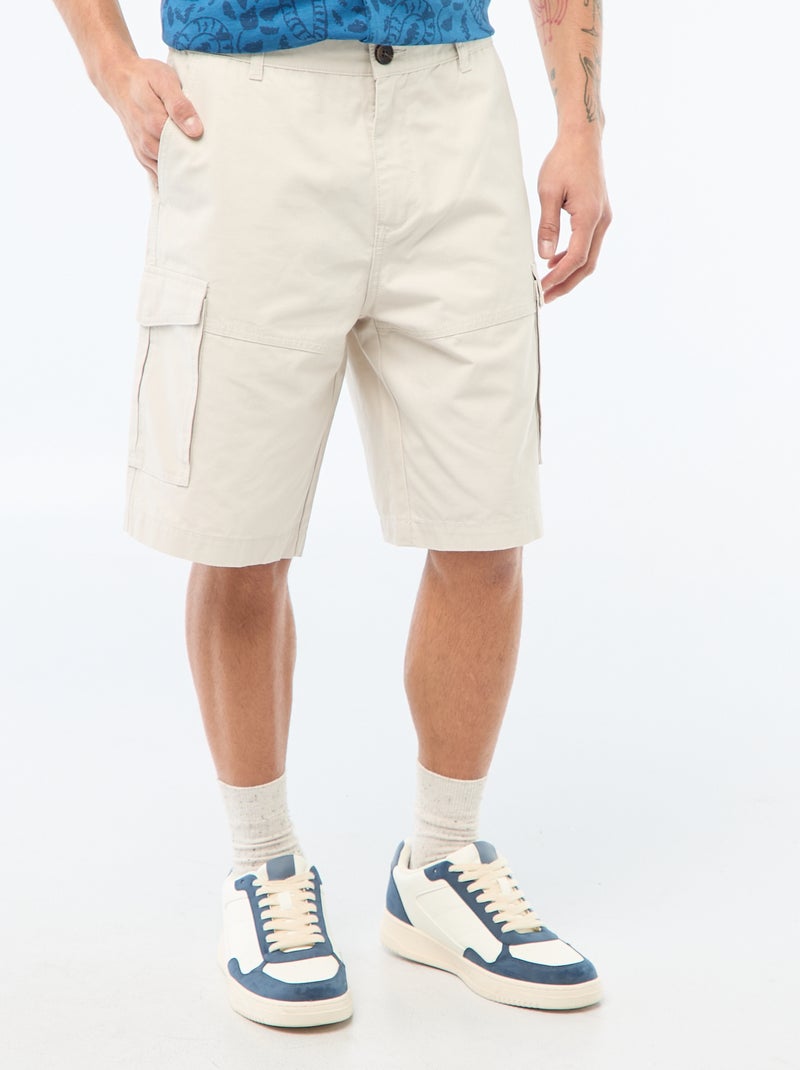 Bermudas chino em sarja lisa com vários bolsos Cinza - Kiabi