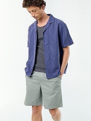 Bermudas chino em sarja