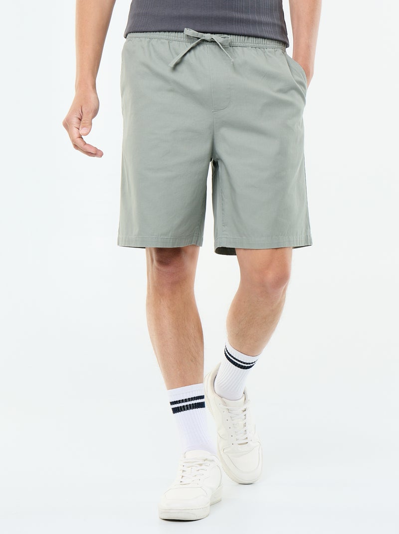 Bermudas chino em sarja Verde - Kiabi