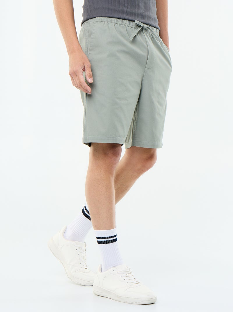 Bermudas chino em sarja Verde - Kiabi