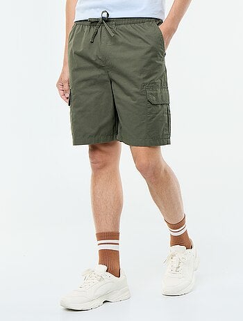 Bermudas chino em sarja