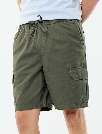 Bermudas chino em sarja