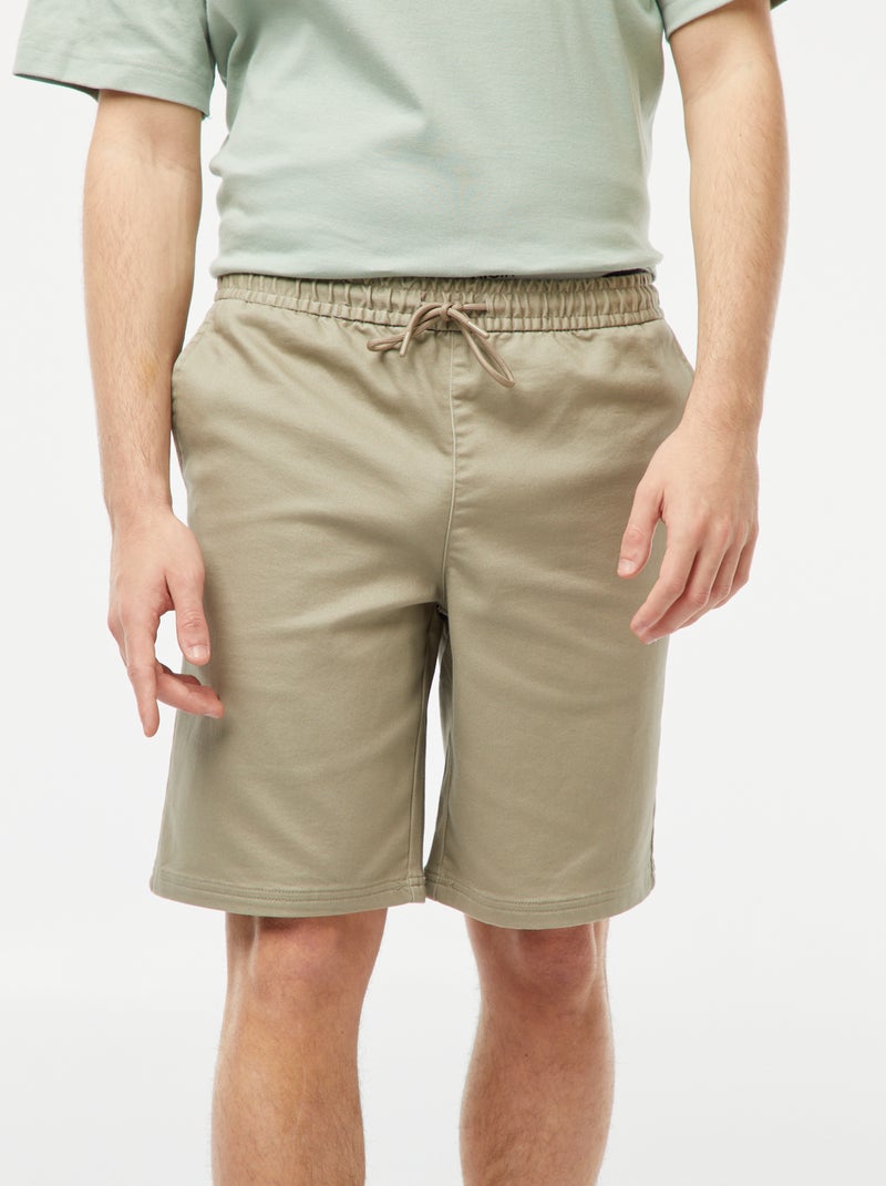 Bermudas chiques de corte direito VERDE - Kiabi