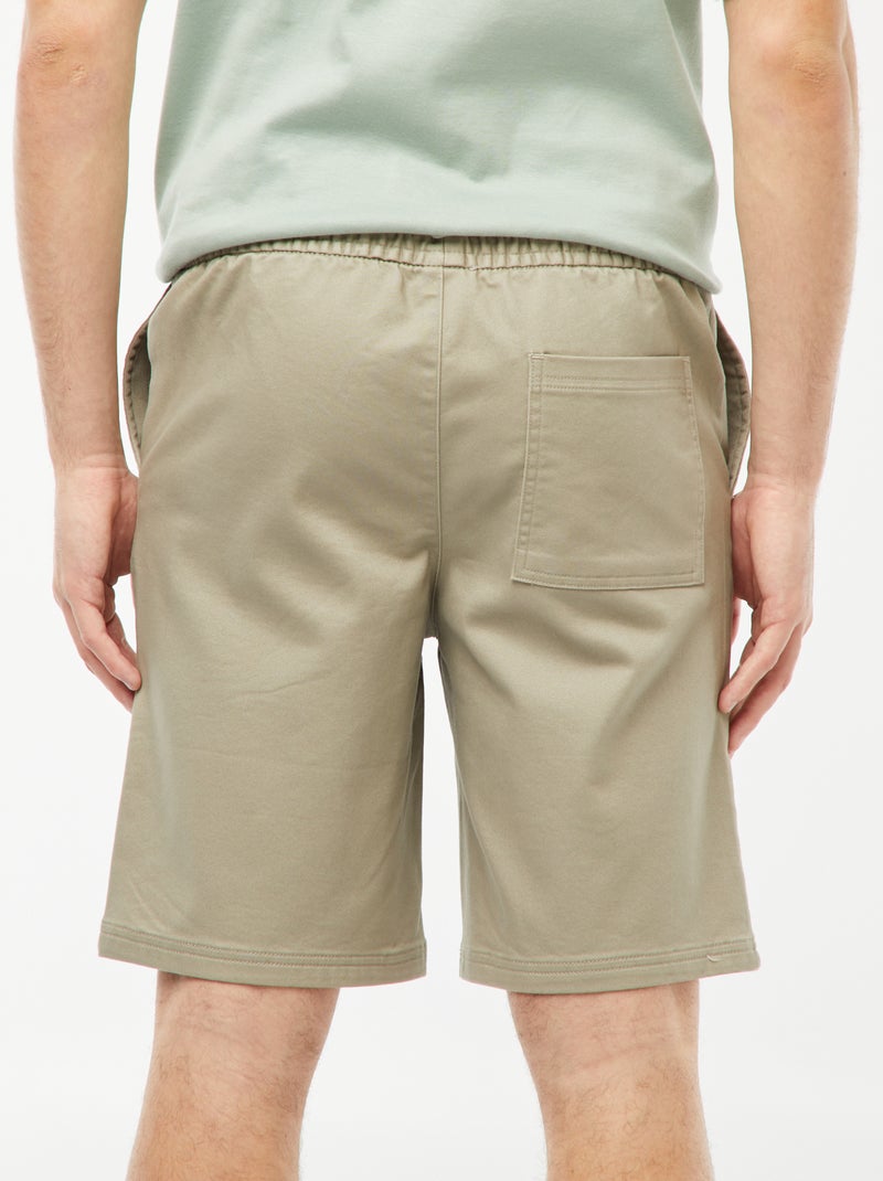 Bermudas chiques de corte direito VERDE - Kiabi